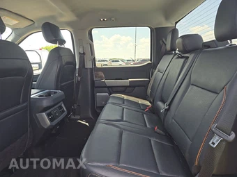 2025 Ford Super Duty F-250 Lariat Crew Cab Medium Bed - miniatura 13