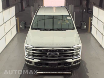 2025 Ford Super Duty F-250 Lariat Crew Cab Medium Bed - miniatura 2