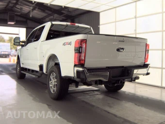 2025 Ford Super Duty F-250 Lariat Crew Cab Medium Bed - miniatura 6