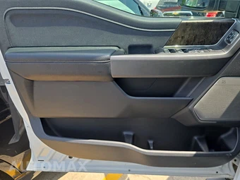 2025 Ford Super Duty F-250 Lariat Crew Cab Medium Bed - miniatura 9