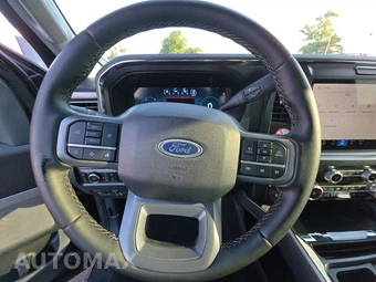 2025 Ford Super Duty F-250 Lariat Crew Cab Medium Bed - miniatura 10