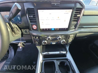 2025 Ford Super Duty F-250 Lariat Crew Cab Medium Bed - miniatura 11