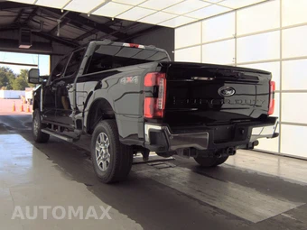 2025 Ford Super Duty F-250 Lariat Crew Cab Medium Bed - miniatura 6