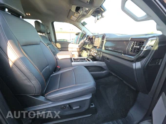 2025 Ford Super Duty F-250 Lariat Crew Cab Medium Bed - miniatura 8