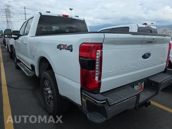 2025 Ford Super Duty F-250 Lariat Crew Cab Medium Bed - miniatura 6