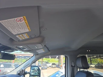 2025 Ford Super Duty F-250 Lariat Crew Cab Medium Bed - miniatura 17