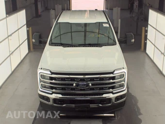 2025 Ford Super Duty F-250 Lariat Crew Cab Medium Bed - miniatura 2