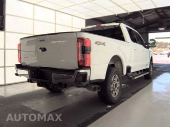 2025 Ford Super Duty F-250 Lariat Crew Cab Medium Bed - miniatura 4