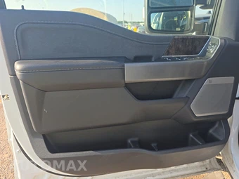 2025 Ford Super Duty F-250 Lariat Crew Cab Medium Bed - miniatura 9