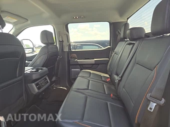 2025 Ford Super Duty F-250 Lariat Crew Cab Medium Bed - miniatura 13