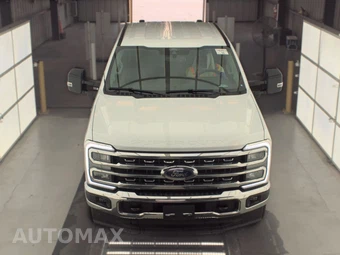 2025 Ford Super Duty F-250 Lariat Crew Cab Medium Bed - miniatura 2