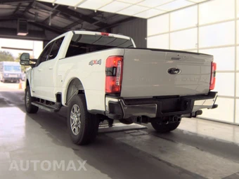 2025 Ford Super Duty F-250 Lariat Crew Cab Medium Bed - miniatura 6