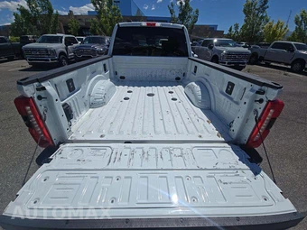 2025 Ford Super Duty F-250 Lariat Crew Cab Medium Bed - miniatura 14