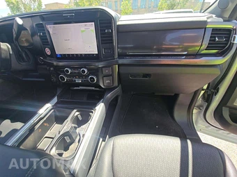 2025 Ford Super Duty F-250 Lariat Crew Cab Medium Bed - miniatura 19