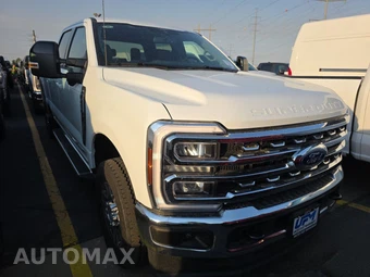2025 Ford Super Duty F-250 Lariat Crew Cab Medium Bed - miniatura 3