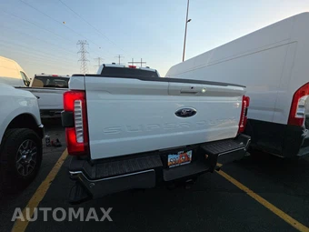 2025 Ford Super Duty F-250 Lariat Crew Cab Medium Bed - miniatura 5