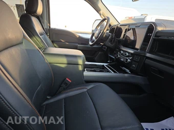 2025 Ford Super Duty F-250 Lariat Crew Cab Medium Bed - miniatura 8