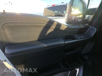 2025 Ford Super Duty F-250 Lariat Crew Cab Medium Bed - miniatura 9
