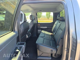 2025 Ford Super Duty F-250 Lariat Crew Cab Medium Bed - miniatura 13