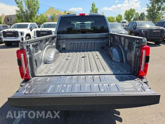 2025 Ford Super Duty F-250 Lariat Crew Cab Medium Bed - miniatura 14