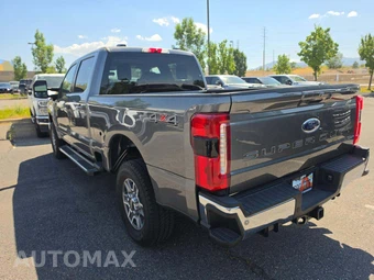 2025 Ford Super Duty F-250 Lariat Crew Cab Medium Bed - miniatura 2