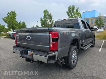 2025 Ford Super Duty F-250 Lariat Crew Cab Medium Bed - miniatura 3