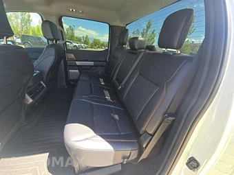 2025 Ford Super Duty F-250 Lariat Crew Cab Medium Bed - miniatura 13