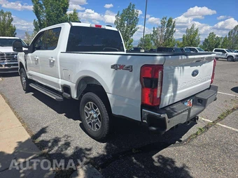 2025 Ford Super Duty F-250 Lariat Crew Cab Medium Bed - miniatura 2