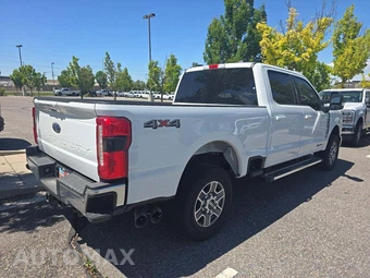 2025 Ford Super Duty F-250 Lariat Crew Cab Medium Bed - miniatura 3