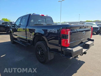 2025 Ford Super Duty F-250 LARIAT Crew Cab Medium Bed - miniatura 2