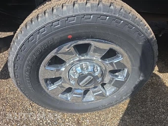 2025 Ford Super Duty F-250 LARIAT Crew Cab Medium Bed - miniatura 10