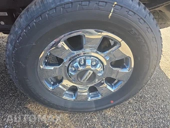 2025 Ford Super Duty F-250 LARIAT Crew Cab Medium Bed - miniatura 11