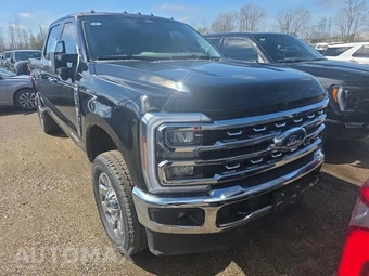 2025 Ford Super Duty F-250 LARIAT Crew Cab Medium Bed - miniatura 2
