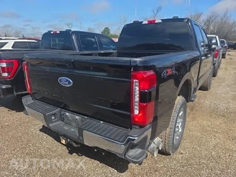 2025 Ford Super Duty F-250 LARIAT Crew Cab Medium Bed - miniatura 4