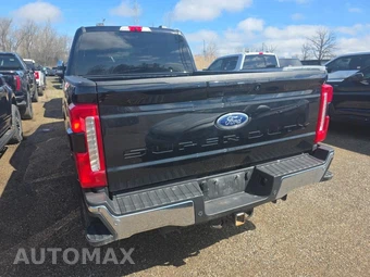 2025 Ford Super Duty F-250 LARIAT Crew Cab Medium Bed - miniatura 5