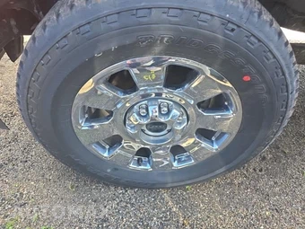 2025 Ford Super Duty F-250 LARIAT Crew Cab Medium Bed - miniatura 8