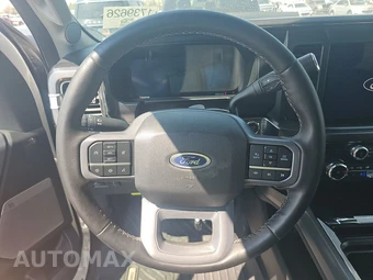 2025 Ford Super Duty F-250 Lariat Crew Cab Medium Bed - miniatura 10