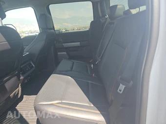 2025 Ford Super Duty F-250 Lariat Crew Cab Medium Bed - miniatura 13