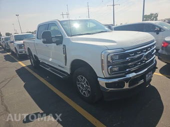 2025 Ford Super Duty F-250 Lariat Crew Cab Medium Bed - miniatura 3