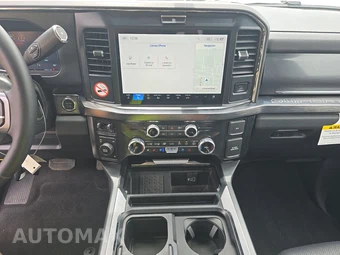 2025 Ford Super Duty F-250 Lariat Crew Cab Medium Bed - miniatura 11