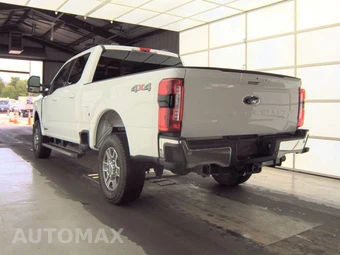 2025 Ford Super Duty F-250 Lariat Crew Cab Medium Bed - miniatura 6