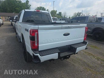 2025 Ford Super Duty F-250 LARIAT Crew Cab Medium Bed - miniatura 5