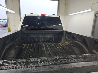 2025 Ford Super Duty F-250 Lariat Crew Cab Medium Bed - miniatura 17