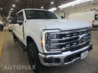 2025 Ford Super Duty F-250 Lariat Crew Cab Medium Bed - miniatura 3