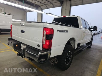 2025 Ford Super Duty F-250 Lariat Crew Cab Medium Bed - miniatura 4