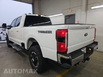 2025 Ford Super Duty F-250 Lariat Crew Cab Medium Bed - miniatura 6