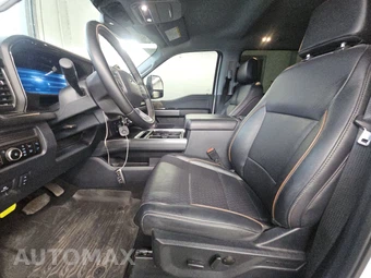 2025 Ford Super Duty F-250 Lariat Crew Cab Medium Bed - miniatura 7