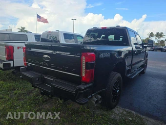 2025 Ford Super Duty F-250 Lariat Crew Cab Medium Bed - miniatura 3