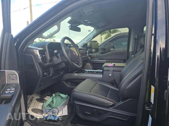 2025 Ford Super Duty F-250 Lariat Crew Cab Medium Bed - miniatura 6