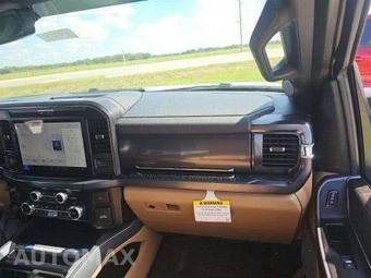 2025 Ford Super Duty F-250 Lariat Crew Cab Medium Bed - miniatura 19